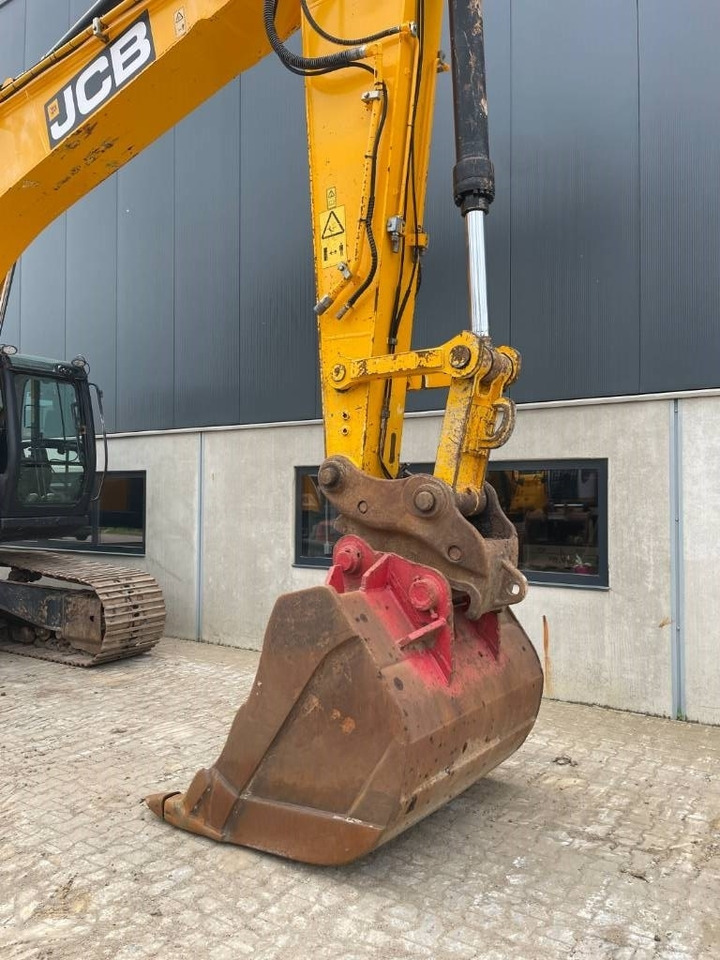 Kāpurķēžu ekskavators JCB JS300LC -- JS 300 LC: foto 24
