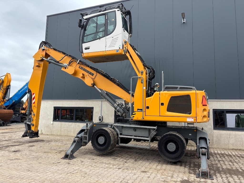Liebherr LH 24 M - LH 24 - LH 22 / LH 26 - Atkritumu iekrāvējs: foto 2 Liebherr LH 24 M - LH 24 - LH 22 / LH 26 - Atkritumu iekrāvējs: foto 2