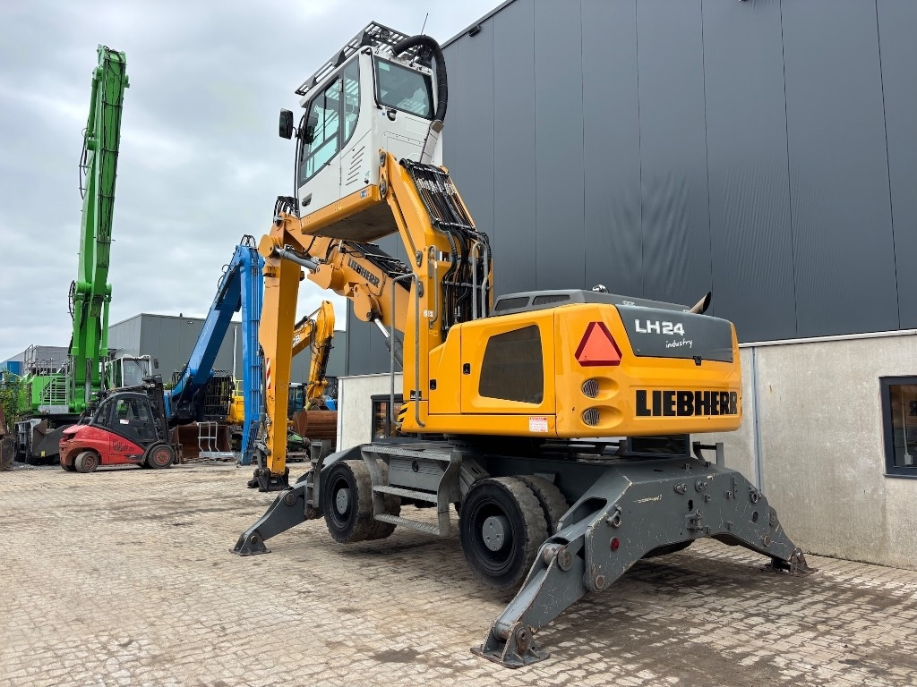 Liebherr LH 24 M - LH 24 - LH 22 / LH 26 - Atkritumu iekrāvējs: foto 3 Liebherr LH 24 M - LH 24 - LH 22 / LH 26 - Atkritumu iekrāvējs: foto 3