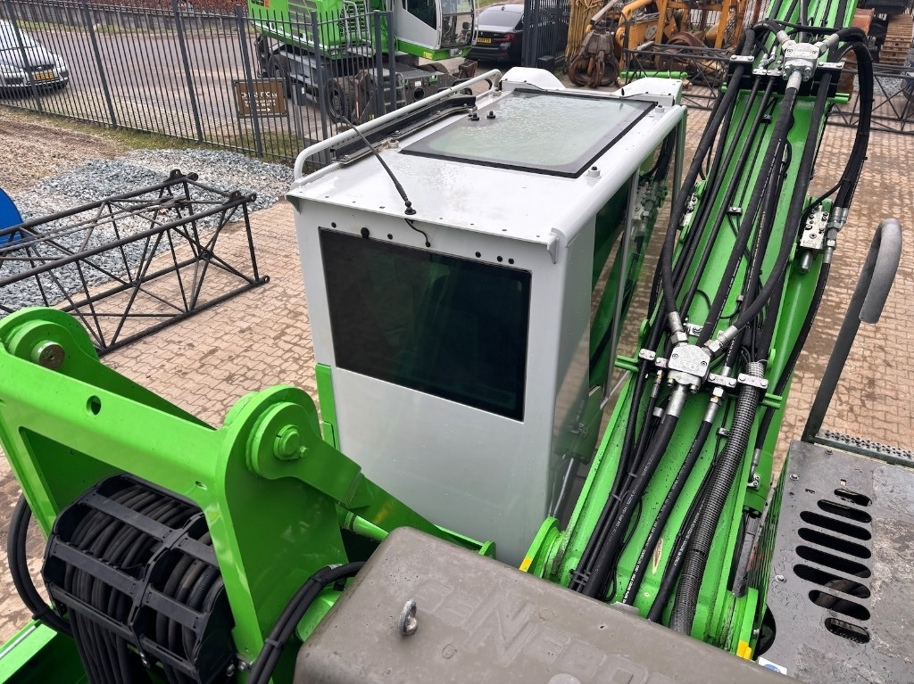 Atkritumu iekrāvējs Sennebogen 821 E: foto 48