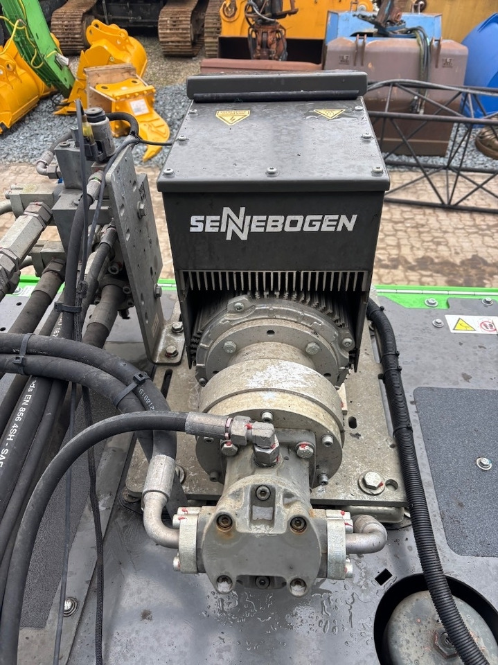 Atkritumu iekrāvējs Sennebogen 821 E: foto 31
