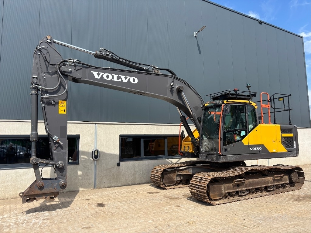 Volvo EC 220 E L - EC220 - Kāpurķēžu ekskavators: foto 1 Volvo EC 220 E L - EC220 - Kāpurķēžu ekskavators: foto 1