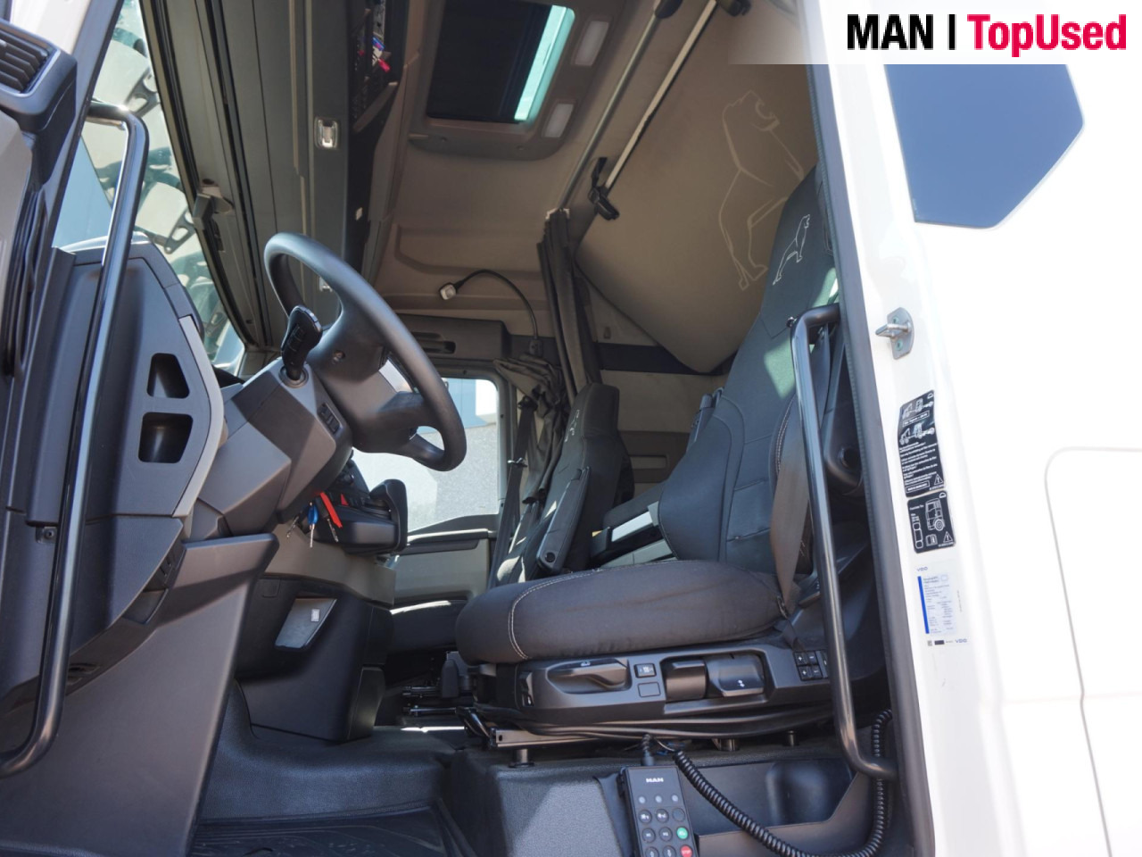 MAN TGX 26.470 6x2-4 LL CH Lift/Lenk/Retarder - Konteineru vedējs/ Kravas automašīna ar noņemamā virsbūve: foto 3 MAN TGX 26.470 6x2-4 LL CH Lift/Lenk/Retarder - Konteineru vedējs/ Kravas automašīna ar noņemamā virsbūve: foto 3
