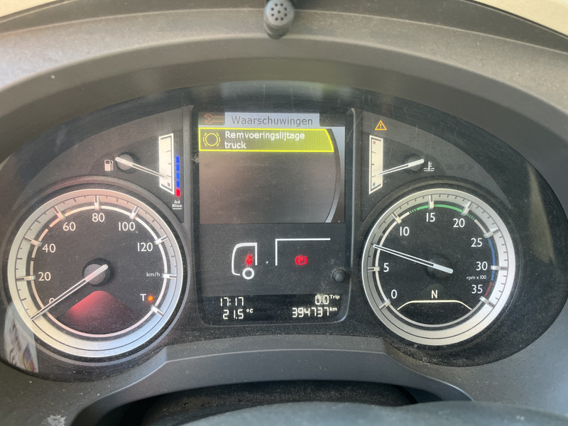 DAF LF 210 FA / 12 Ton / 394 dkm / Box / Loadlift / NL Truck - Kravas automašīna ar slēgto virsbūvi: foto 4 DAF LF 210 FA / 12 Ton / 394 dkm / Box / Loadlift / NL Truck - Kravas automašīna ar slēgto virsbūvi: foto 4
