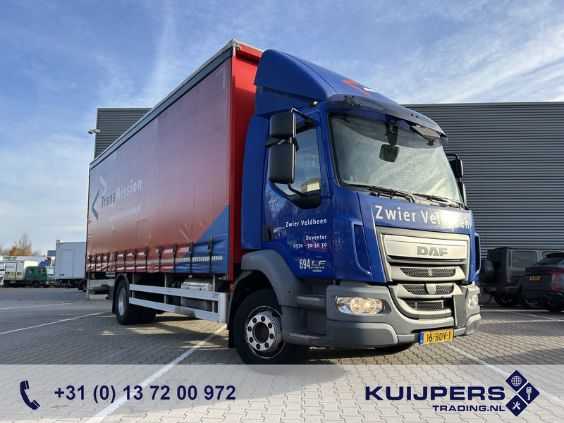 DAF LF 210 FA / 12 Ton / 557 dlm / Curtainside / Loadlift / APK TUV 05-26 - Kravas automašīna ar tentu: foto 1 DAF LF 210 FA / 12 Ton / 557 dlm / Curtainside / Loadlift / APK TUV 05-26 - Kravas automašīna ar tentu: foto 1