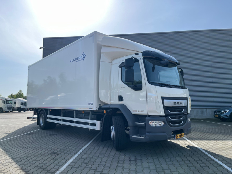 DAF LF 230 FA 18 Ton Box met Laadklep / Te huur - Bel 013-7200971 voor de mogelijkheden ! - Kravas automašīna ar slēgto virsbūvi: foto 1 DAF LF 230 FA 18 Ton Box met Laadklep / Te huur - Bel 013-7200971 voor de mogelijkheden ! - Kravas automašīna ar slēgto virsbūvi: foto 1
