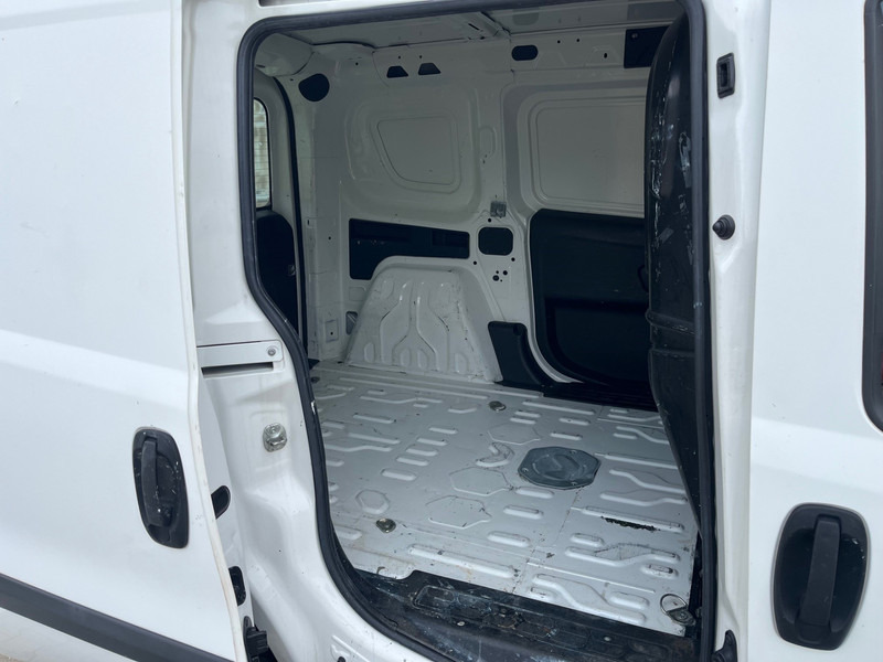Fiat Dobló Cargo 1.3 MultiJet / NL Van - Mazs furgons: foto 3 Fiat Dobló Cargo 1.3 MultiJet / NL Van - Mazs furgons: foto 3