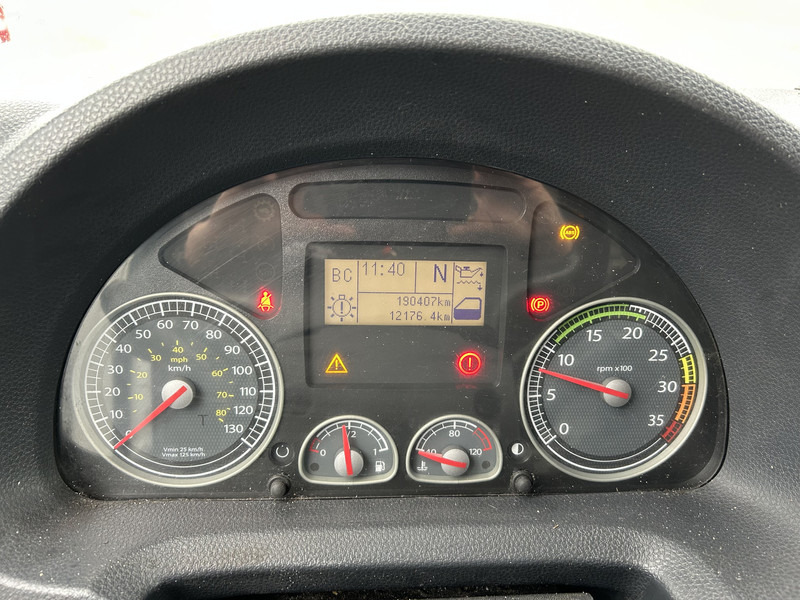 Iveco EuroCargo 180 / Motor Problem / Blad - Blad / Manual / Box / Loadlift - Kravas automašīna ar slēgto virsbūvi: foto 4 Iveco EuroCargo 180 / Motor Problem / Blad - Blad / Manual / Box / Loadlift - Kravas automašīna ar slēgto virsbūvi: foto 4