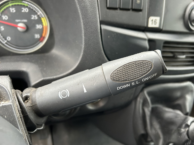 Iveco EuroCargo 180 / Motor Problem / Blad - Blad / Manual / Box / Loadlift - Kravas automašīna ar slēgto virsbūvi: foto 5 Iveco EuroCargo 180 / Motor Problem / Blad - Blad / Manual / Box / Loadlift - Kravas automašīna ar slēgto virsbūvi: foto 5