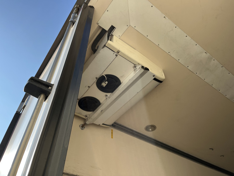 Krone Cool Liner / Carrier Vector 1850 mt / Frigo Box / Loadlift / NL Trailer - Puspiekabe refrižerators: foto 4 Krone Cool Liner / Carrier Vector 1850 mt / Frigo Box / Loadlift / NL Trailer - Puspiekabe refrižerators: foto 4