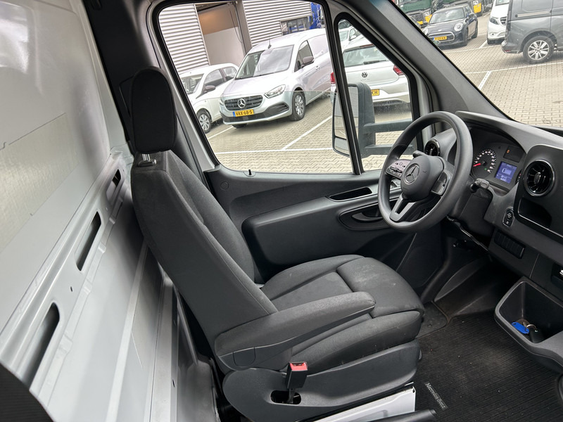Mercedes-Benz Sprinter 515 1.9 CDI / 126 dkm / Box 4.4 mtr / Laadklep / APK 07-26 - Furgons ar slēgtā virsbūve: foto 3 Mercedes-Benz Sprinter 515 1.9 CDI / 126 dkm / Box 4.4 mtr / Laadklep / APK 07-26 - Furgons ar slēgtā virsbūve: foto 3