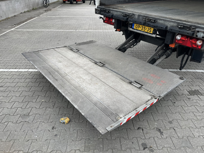 Schmitz Cargobull SCB S2 / Box Trailer / 2 axle / Loadlift / APK TUV 04-26 - Puspiekabe slēgtā virsbūve: foto 5 Schmitz Cargobull SCB S2 / Box Trailer / 2 axle / Loadlift / APK TUV 04-26 - Puspiekabe slēgtā virsbūve: foto 5