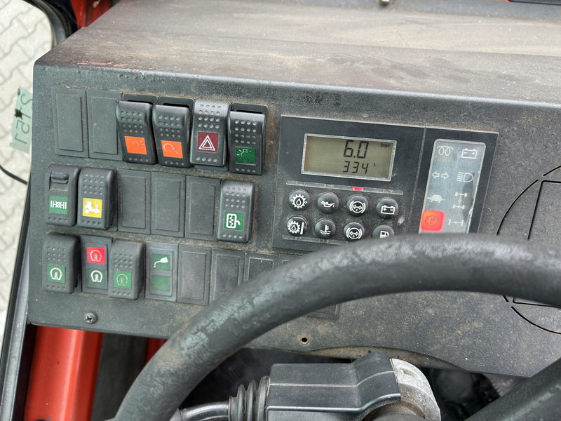 Terberg YT 180 / BDF Umsetzer / Wechselhubwagen / Terminal Truck / Mercedes Motor - Konteineru vedējs/ Kravas automašīna ar noņemamā virsbūve: foto 5 Terberg YT 180 / BDF Umsetzer / Wechselhubwagen / Terminal Truck / Mercedes Motor - Konteineru vedējs/ Kravas automašīna ar noņemamā virsbūve: foto 5