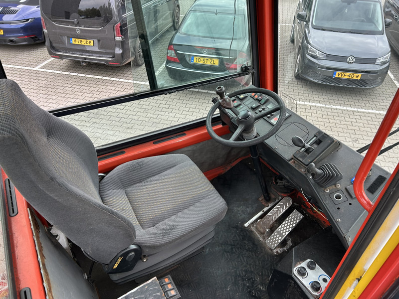 Terberg YT 180 / BDF Umsetzer / Wechselhubwagen / Terminal Truck - Konteineru vedējs/ Kravas automašīna ar noņemamā virsbūve: foto 3 Terberg YT 180 / BDF Umsetzer / Wechselhubwagen / Terminal Truck - Konteineru vedējs/ Kravas automašīna ar noņemamā virsbūve: foto 3