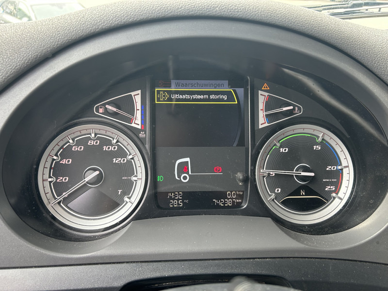 DAF CF 410 FT Space Cab / 742 dkm / 2 Tanks / NL Truck - Vilcējs: foto 4 DAF CF 410 FT Space Cab / 742 dkm / 2 Tanks / NL Truck - Vilcējs: foto 4