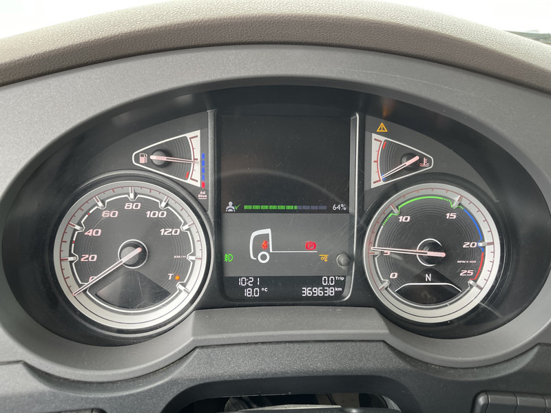 DAF XF 480 FTP Space Cab / 398 dkm / 6x2 / Stand klima / APK TUV 10-25 - Vilcējs: foto 4 DAF XF 480 FTP Space Cab / 398 dkm / 6x2 / Stand klima / APK TUV 10-25 - Vilcējs: foto 4