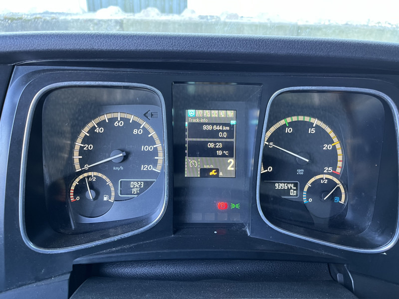 Mercedes-Benz Actros 1842 StreamSpace / 939 dkm / 2 Tanks / NL Truck - Vilcējs: foto 4 Mercedes-Benz Actros 1842 StreamSpace / 939 dkm / 2 Tanks / NL Truck - Vilcējs: foto 4