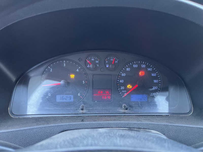 Volkswagen Transporter T5 2.5 TDI / L2 H1 / Double Cabin / Tow Bar - Mazs furgons, Kravas-pasažieru furgons: foto 4 Volkswagen Transporter T5 2.5 TDI / L2 H1 / Double Cabin / Tow Bar - Mazs furgons, Kravas-pasažieru furgons: foto 4