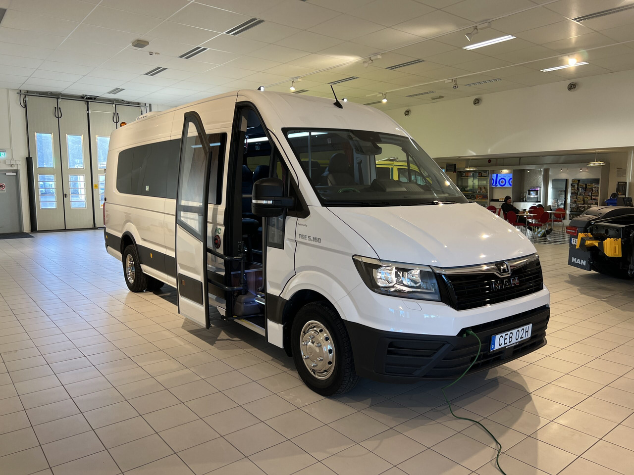 MAN TGE Businessline / VIP - Mikroautobuss, Pasažieru furgons: foto 1 MAN TGE Businessline / VIP - Mikroautobuss, Pasažieru furgons: foto 1