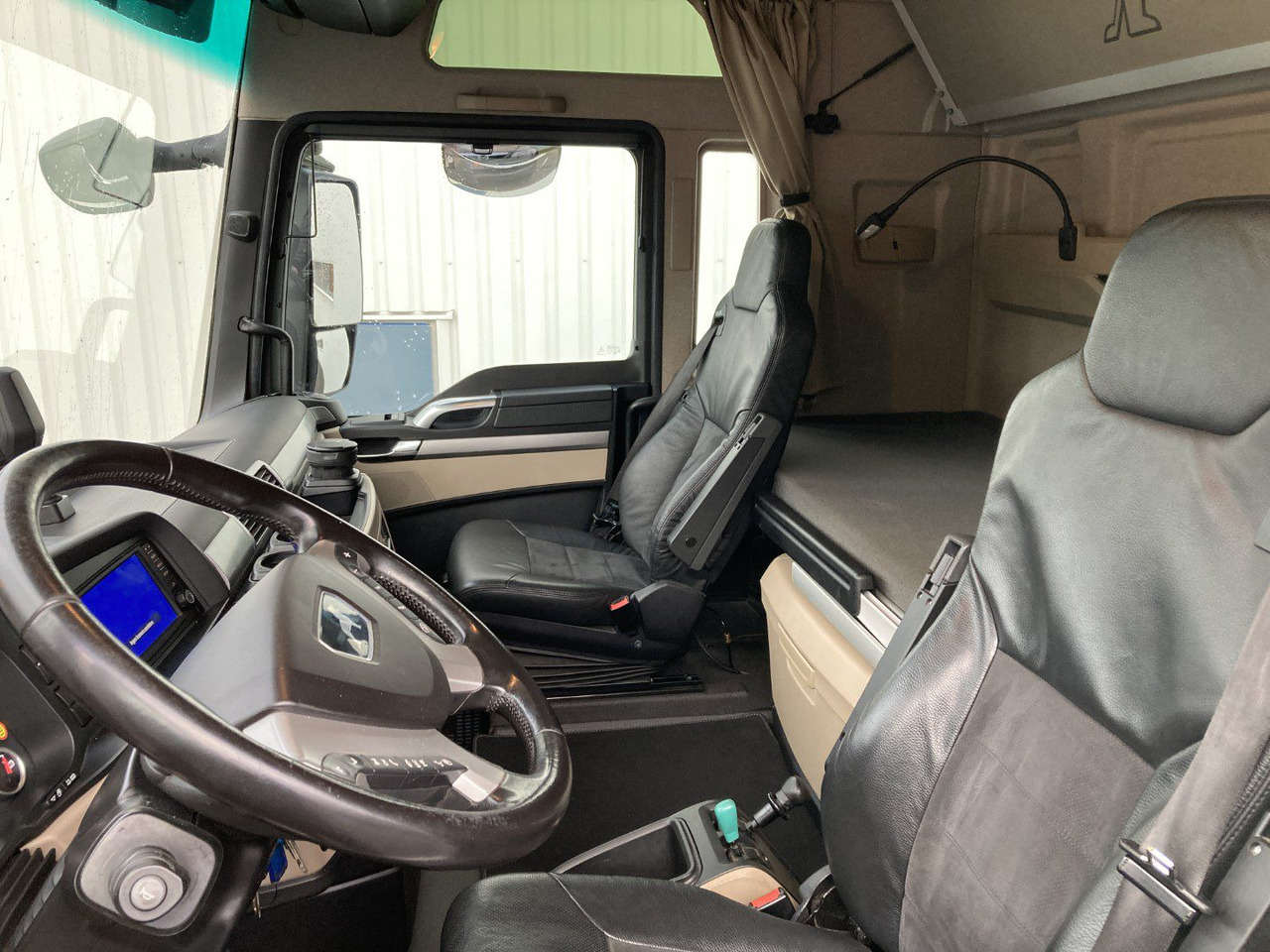 MAN Dragbil 6X2 - Vilcējs: foto 3 MAN Dragbil 6X2 - Vilcējs: foto 3