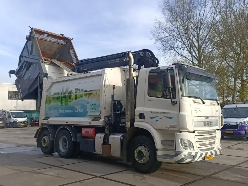 DAF CF 290 CF290 FAN met boven laadkraan Hiab XS211W Hipro - Kravas automašīna: foto 4 DAF CF 290 CF290 FAN met boven laadkraan Hiab XS211W Hipro - Kravas automašīna: foto 4