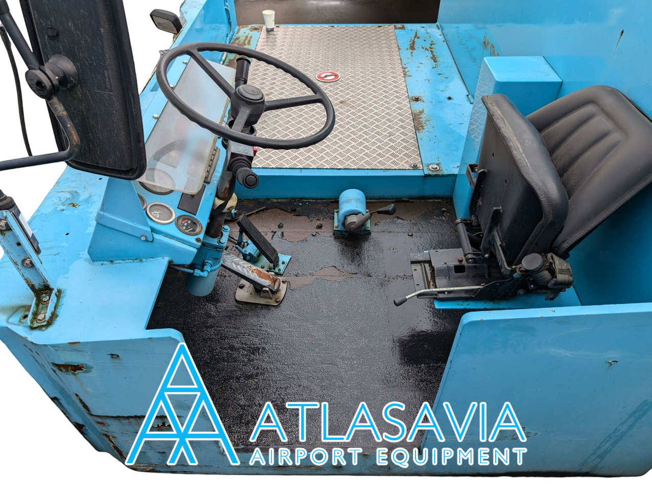 Schopf F 396 - Lidmašīnu vilcējs: foto 4 Schopf F 396 - Lidmašīnu vilcējs: foto 4