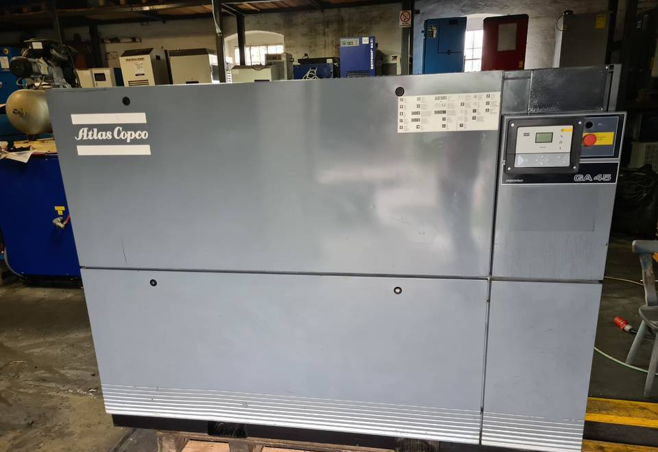Kompresor śrubowy ATLAS COPCO GA 45 - Gaisa kompresors: foto 1 Kompresor śrubowy ATLAS COPCO GA 45 - Gaisa kompresors: foto 1