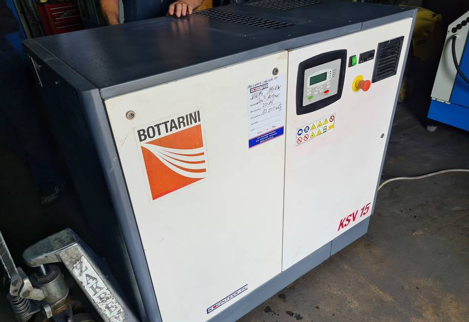 Kompresor śrubowy BOTTARINI KSV 15, 15 kw, 2015r - Gaisa kompresors: foto 3 Kompresor śrubowy BOTTARINI KSV 15, 15 kw, 2015r - Gaisa kompresors: foto 3