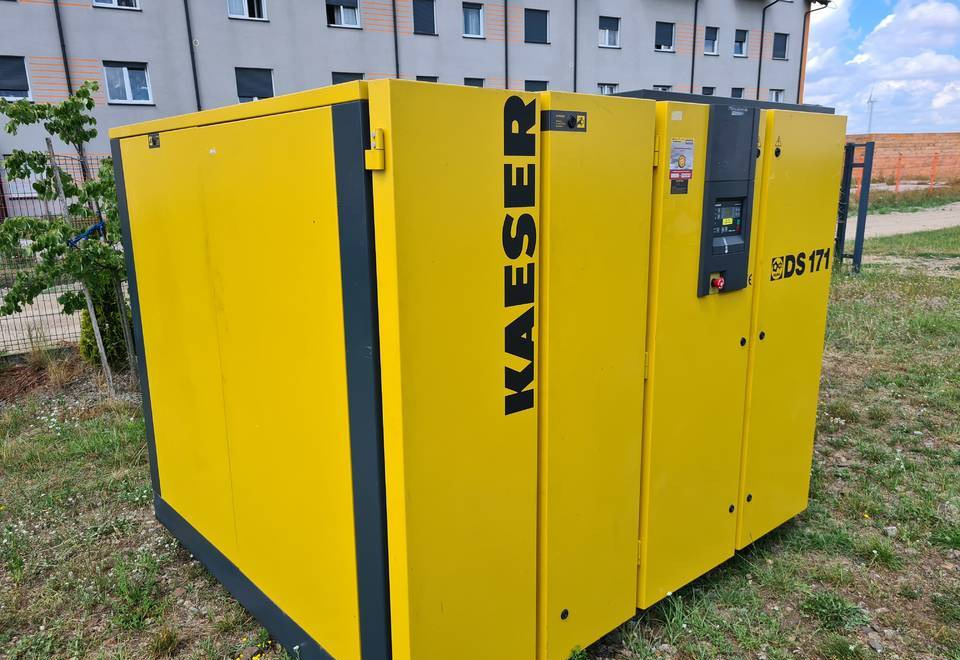 Kompresor śrubowy KAESER DS 171 90 kw - Gaisa kompresors: foto 1 Kompresor śrubowy KAESER DS 171 90 kw - Gaisa kompresors: foto 1
