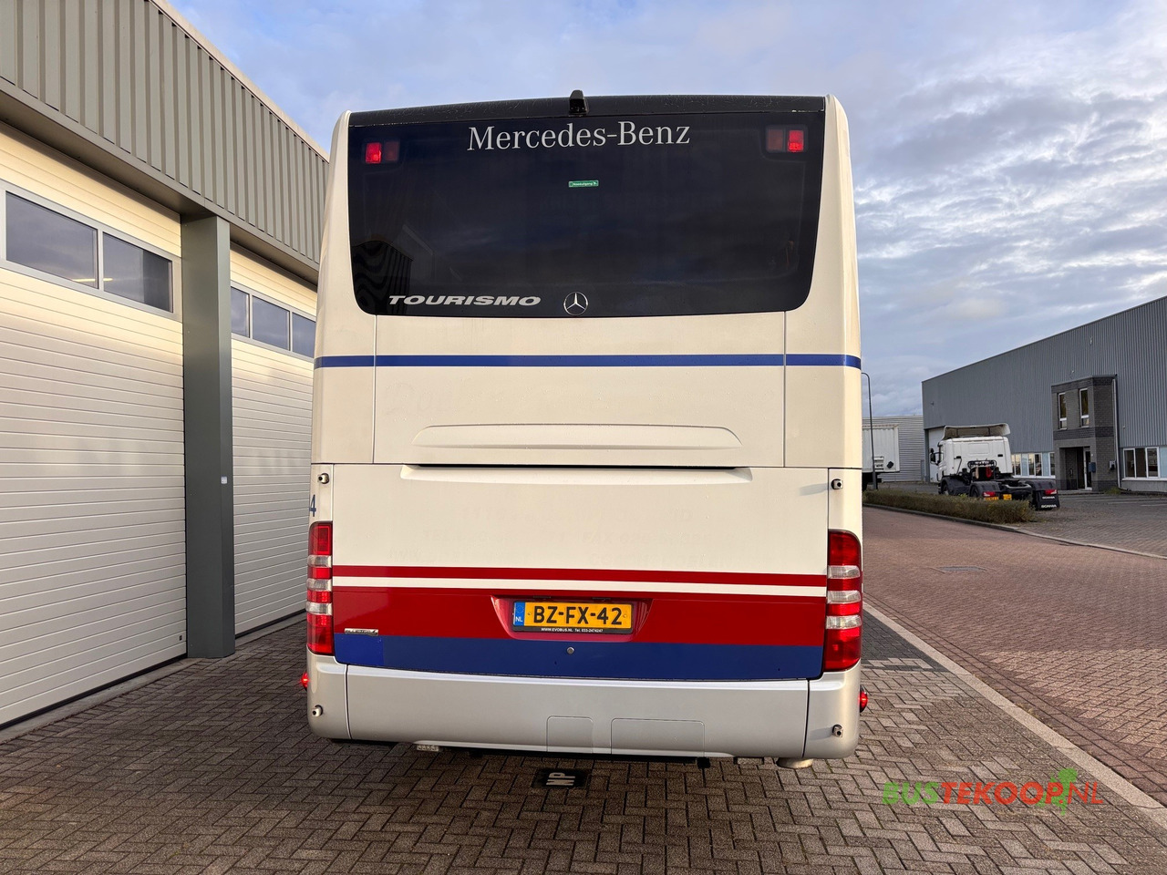 Mercedes Tourismo 16 RHD-M 57 Pl. - Starppilsētu autobuss: foto 5 Mercedes Tourismo 16 RHD-M 57 Pl. - Starppilsētu autobuss: foto 5