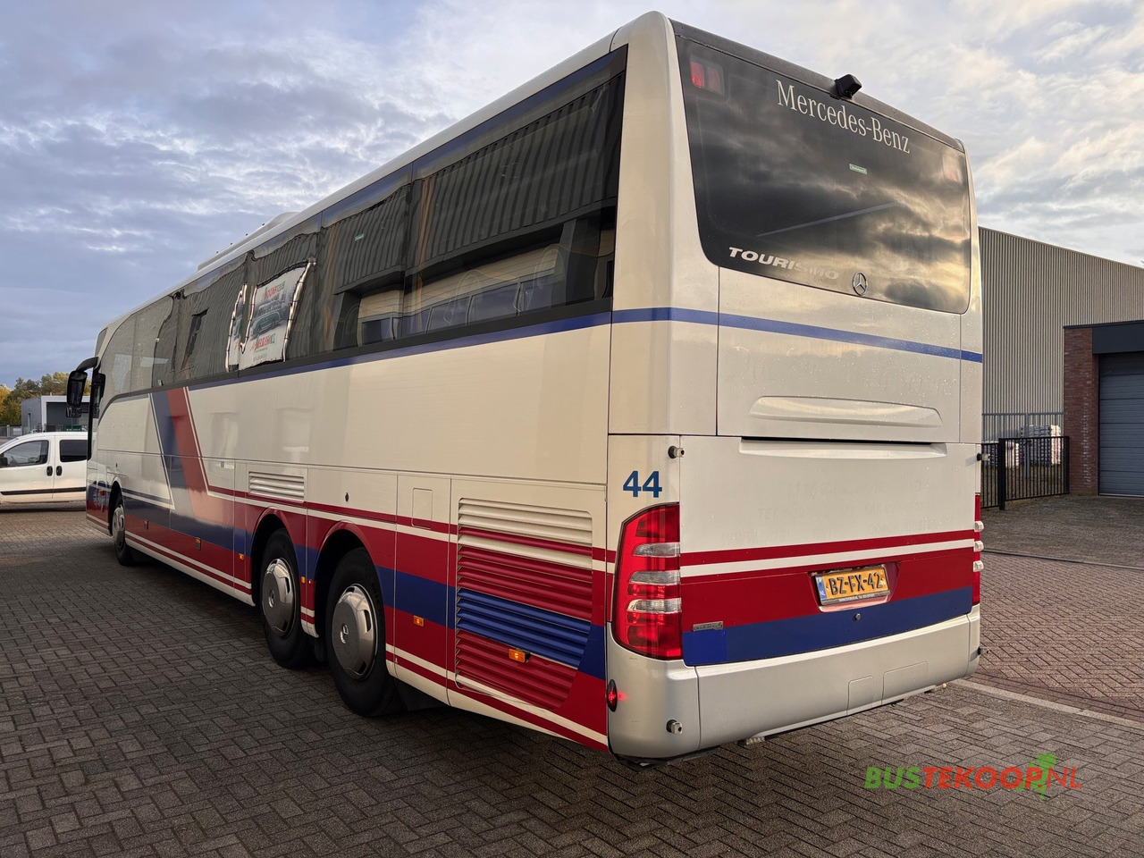 Mercedes Tourismo 16 RHD-M 57 Pl. - Starppilsētu autobuss: foto 4 Mercedes Tourismo 16 RHD-M 57 Pl. - Starppilsētu autobuss: foto 4