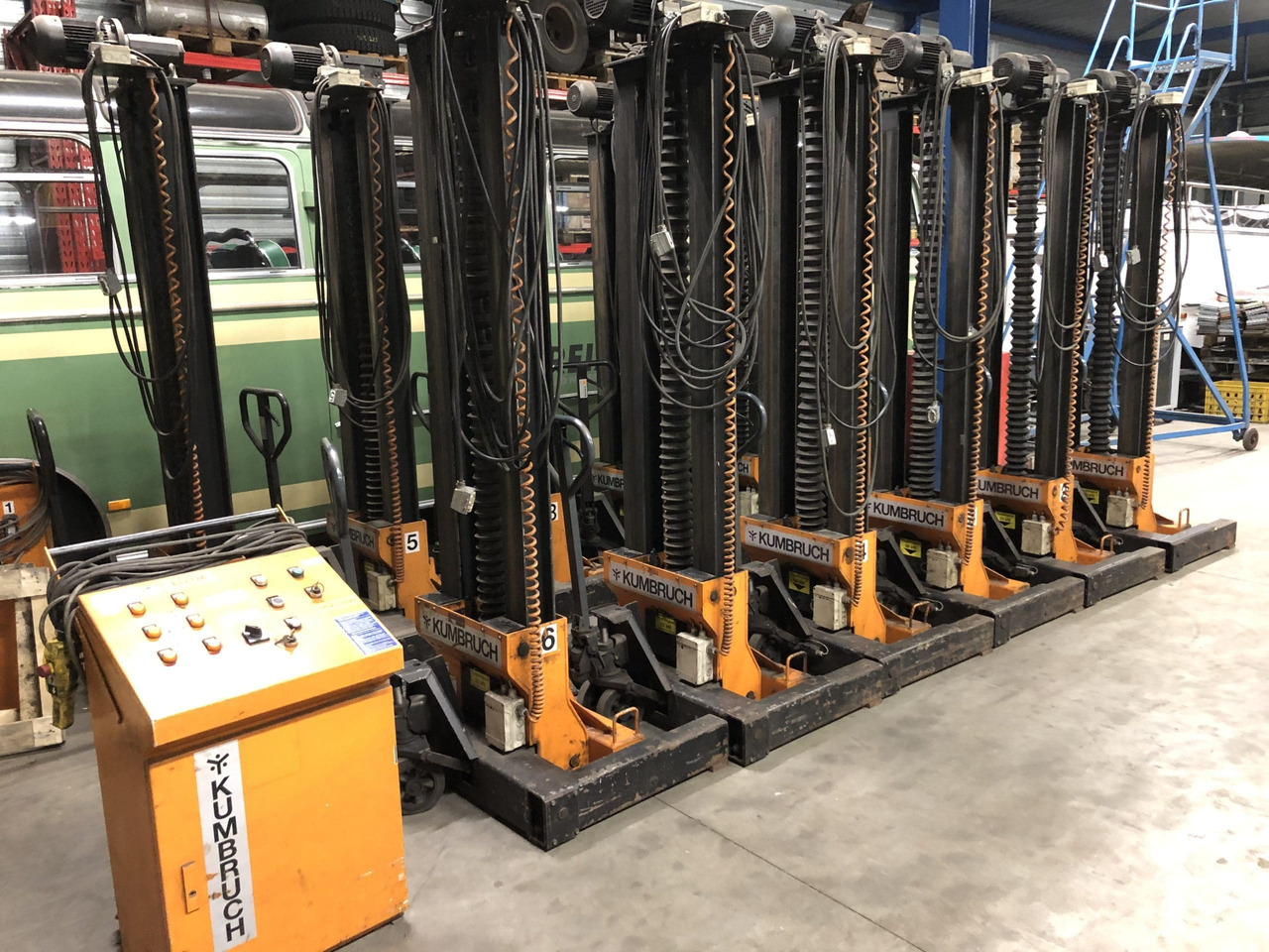 Mobiele Hefkolommen 6 x 5 ton - Garāžu aprīkojums: foto 2 Mobiele Hefkolommen 6 x 5 ton - Garāžu aprīkojums: foto 2