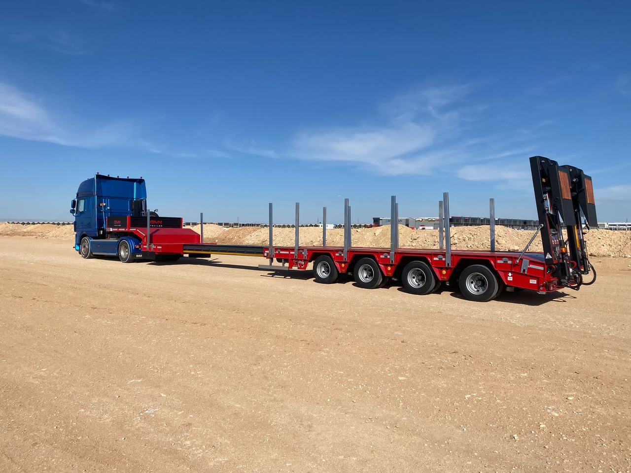 GVN Trailer 4 AXLE EXTENDABLE LOWBED - Puspiekabe zema profila platforma: foto 3 GVN Trailer 4 AXLE EXTENDABLE LOWBED - Puspiekabe zema profila platforma: foto 3