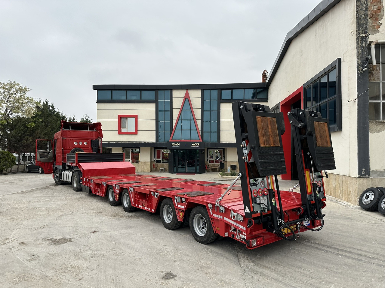 Jaunā Puspiekabe zema profila platforma GVN Trailer 4 AXLE LOWBED WITH WHEEL RECESSES: foto 6