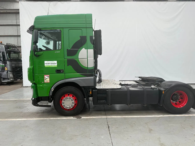 DAF XF 106.440 SPACECAB /ADR /INTARDER/STANDAIRCO - Vilcējs: foto 2 DAF XF 106.440 SPACECAB /ADR /INTARDER/STANDAIRCO - Vilcējs: foto 2