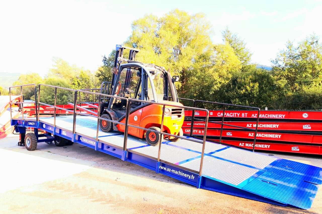 AZ RAMP KING VERSION, BIG FOOT 15 T mobile loading ramp - Iekraušanas rampa: foto 1 AZ RAMP KING VERSION, BIG FOOT 15 T mobile loading ramp - Iekraušanas rampa: foto 1