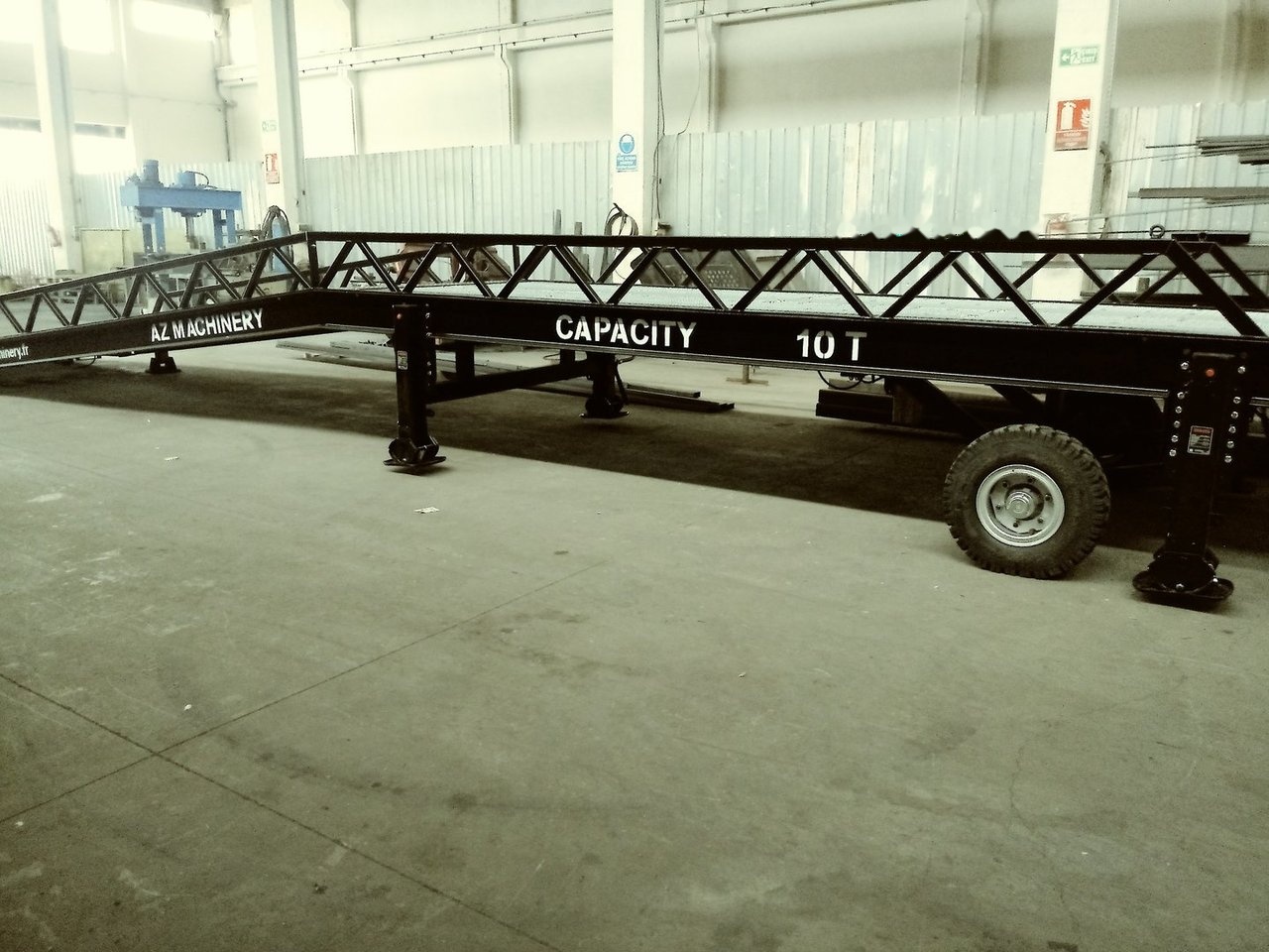 AZ RAMP STAR-10-XL mobile loading ramp - Iekraušanas rampa: foto 4 AZ RAMP STAR-10-XL mobile loading ramp - Iekraušanas rampa: foto 4