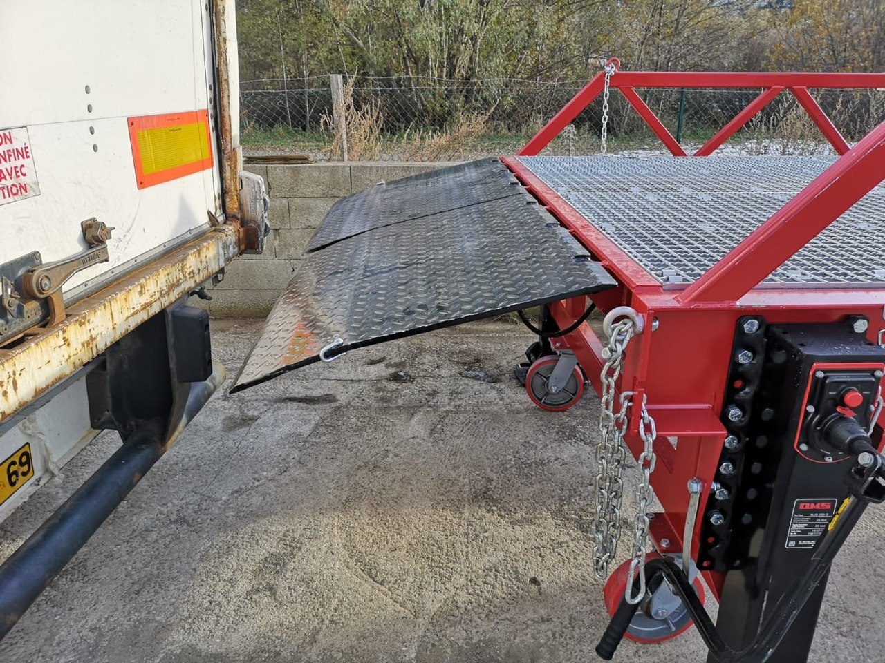 Jaunā Iekraušanas rampa Loading Ramp with with hydraulic tilting bridge -  AZ RAMP - STAR LLO- 20 T.: foto 7
