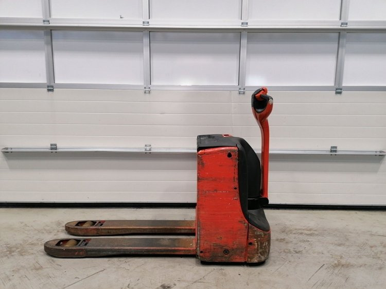 Used Electric Pallet Truck-Fenwick-T16 - Rokas palešu ratiņi: foto 2 Used Electric Pallet Truck-Fenwick-T16 - Rokas palešu ratiņi: foto 2