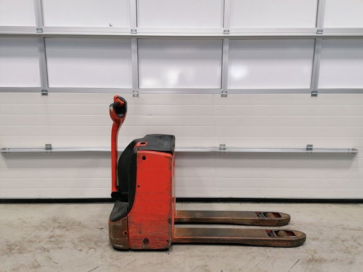 Used Electric Pallet Truck-Fenwick-T16 - Rokas palešu ratiņi: foto 5 Used Electric Pallet Truck-Fenwick-T16 - Rokas palešu ratiņi: foto 5