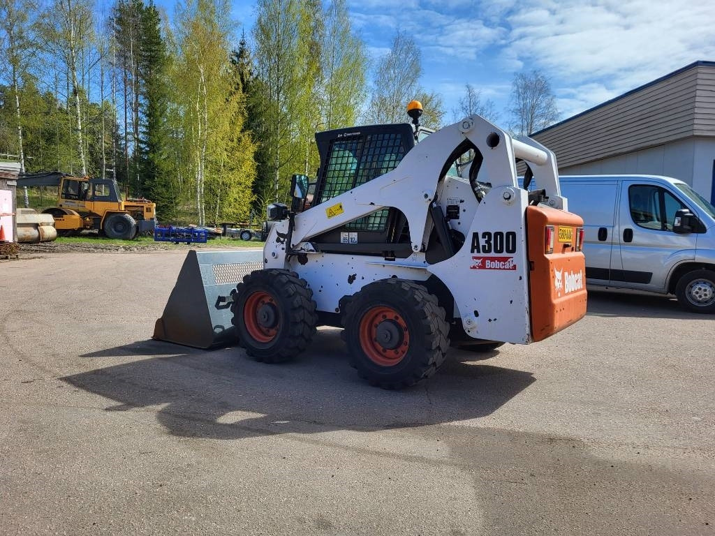 Bobcat A 300  - Kompaktiekrāvējs: foto 1 Bobcat A 300  - Kompaktiekrāvējs: foto 1