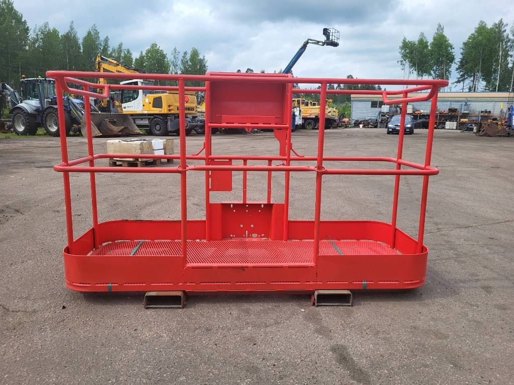 Manitou 200 ATJ kori - Torņa pacēlājs: foto 3 Manitou 200 ATJ kori - Torņa pacēlājs: foto 3