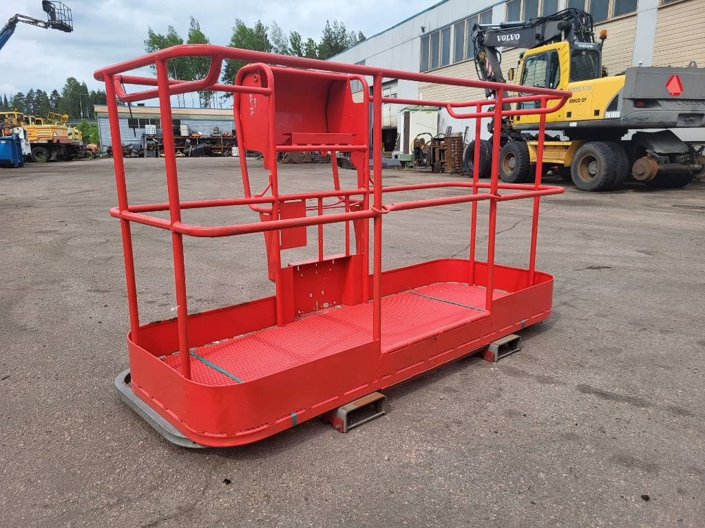 Manitou 200 ATJ kori - Torņa pacēlājs: foto 1 Manitou 200 ATJ kori - Torņa pacēlājs: foto 1