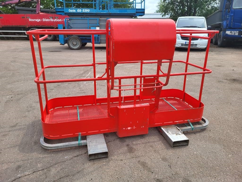 Manitou 200 ATJ kori - Torņa pacēlājs: foto 5 Manitou 200 ATJ kori - Torņa pacēlājs: foto 5