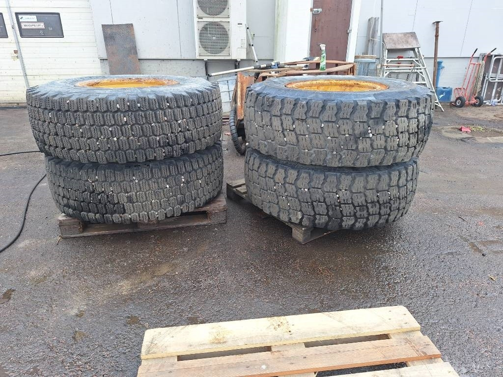 Michelin 17.5R-25 Renkaat 4kpl - Riepa - Celtniecības tehnika: foto 4 Michelin 17.5R-25 Renkaat 4kpl - Riepa - Celtniecības tehnika: foto 4