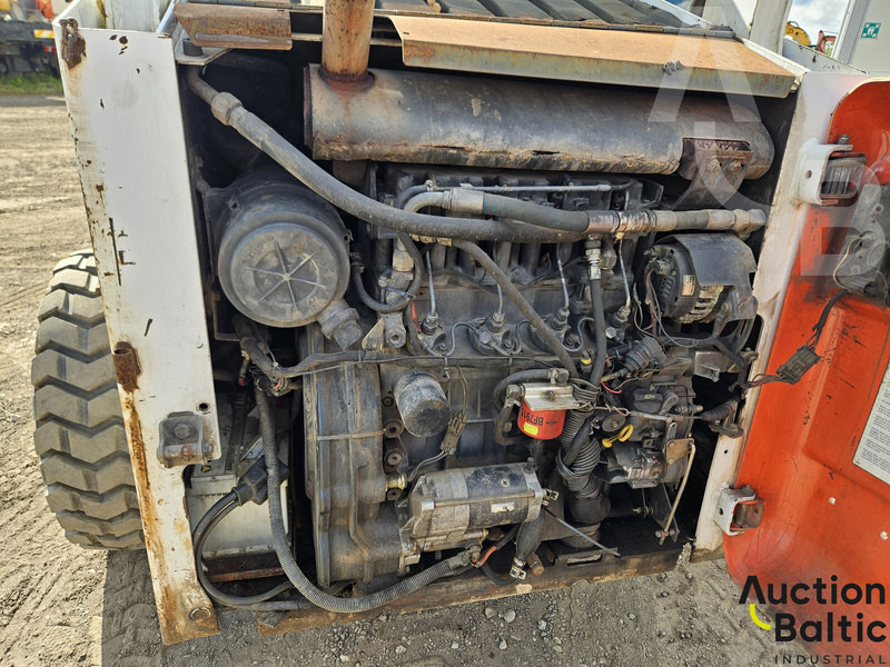 Kompaktiekrāvējs Bobcat 873: foto 12