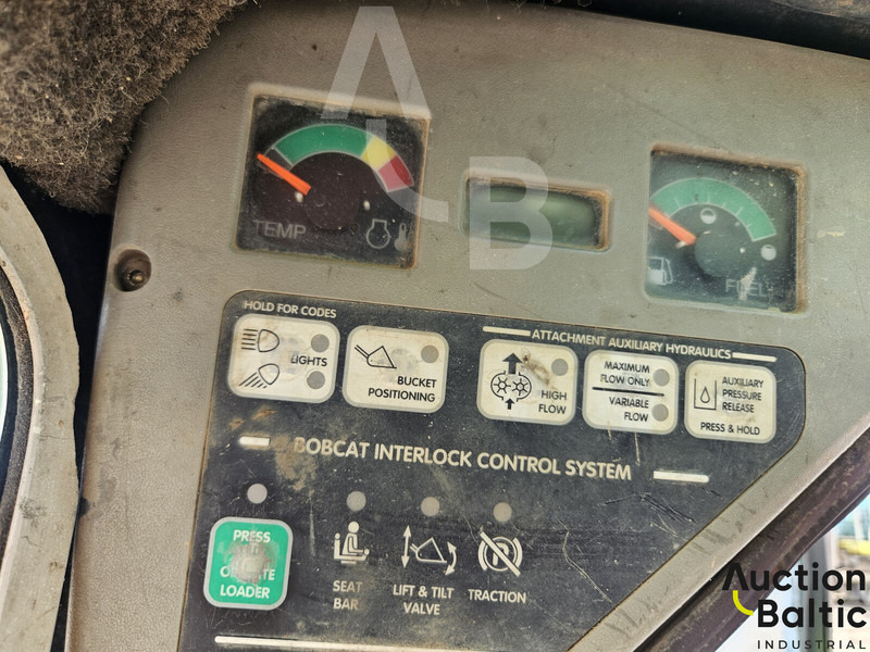 Kompaktiekrāvējs Bobcat 873: foto 8