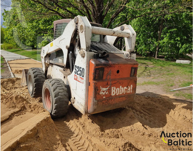 Bobcat S 250 - Kompaktiekrāvējs: foto 3 Bobcat S 250 - Kompaktiekrāvējs: foto 3