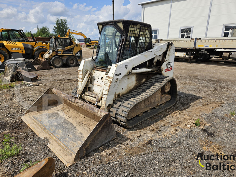 Bobcat T 250 - Kāpurķēžu iekrāvējs: foto 1 Bobcat T 250 - Kāpurķēžu iekrāvējs: foto 1