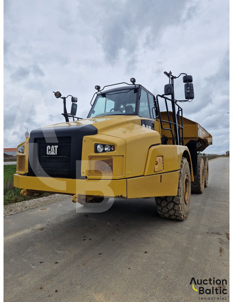 Caterpillar 735C - Artikulētias pašizgāzējs: foto 1 Caterpillar 735C - Artikulētias pašizgāzējs: foto 1